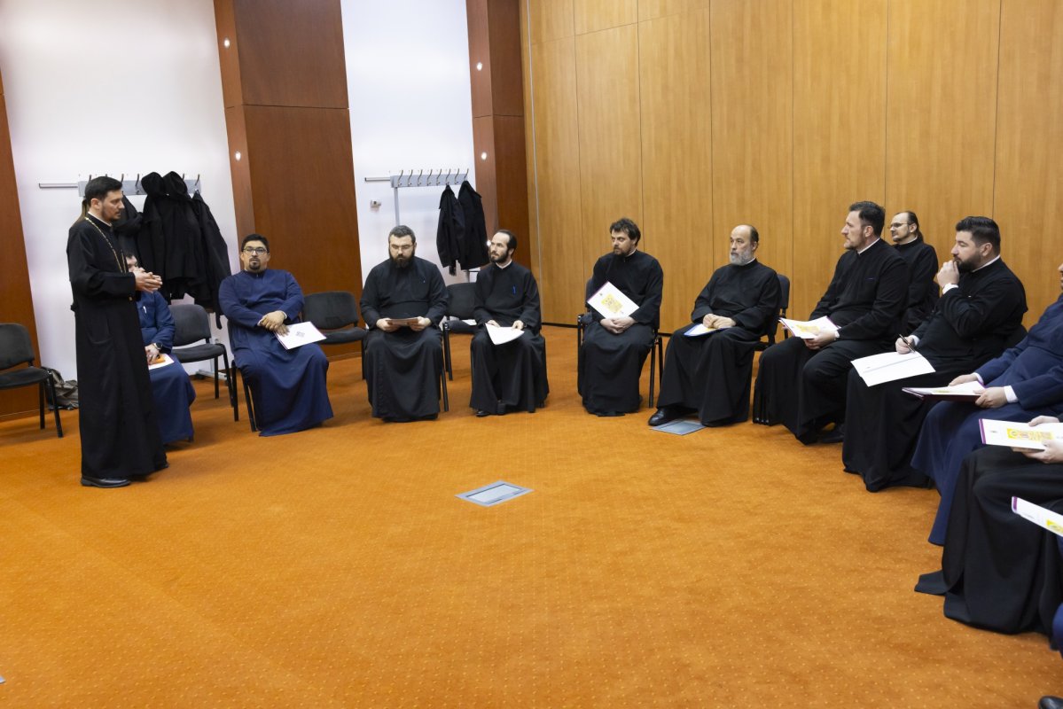 Întâlnirea responsabililor cu cateheza din Arhiepiscopia Bucureștilor  324808