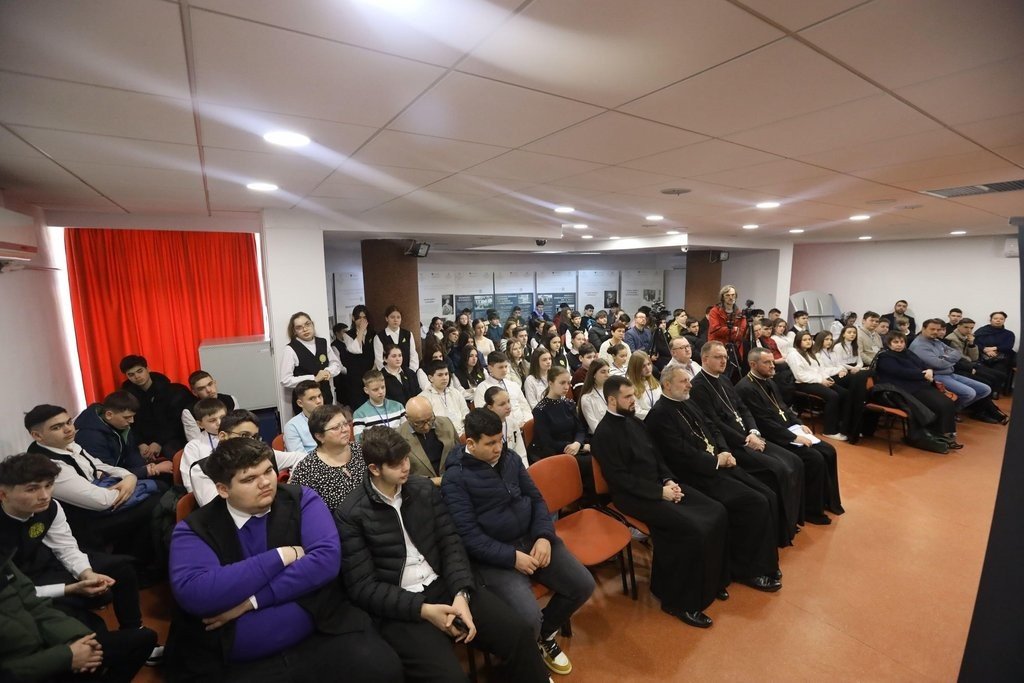 Simpozion la Biblioteca Județeană din Baia Mare 324779