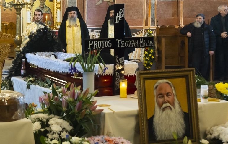 O pagină din istoria cernicană - protosinghelul Teofan Milia 324942