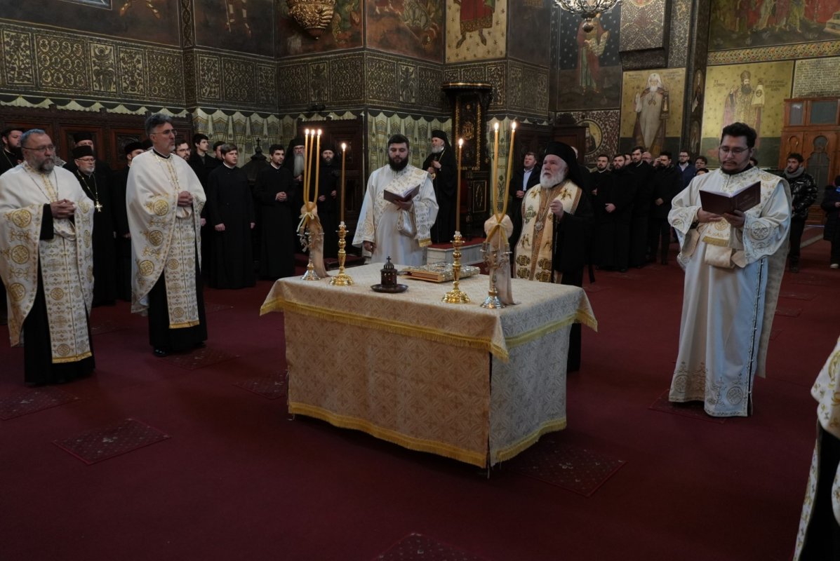 Momente de înălţare duhovicească în Eparhia Dunării de Jos 324952