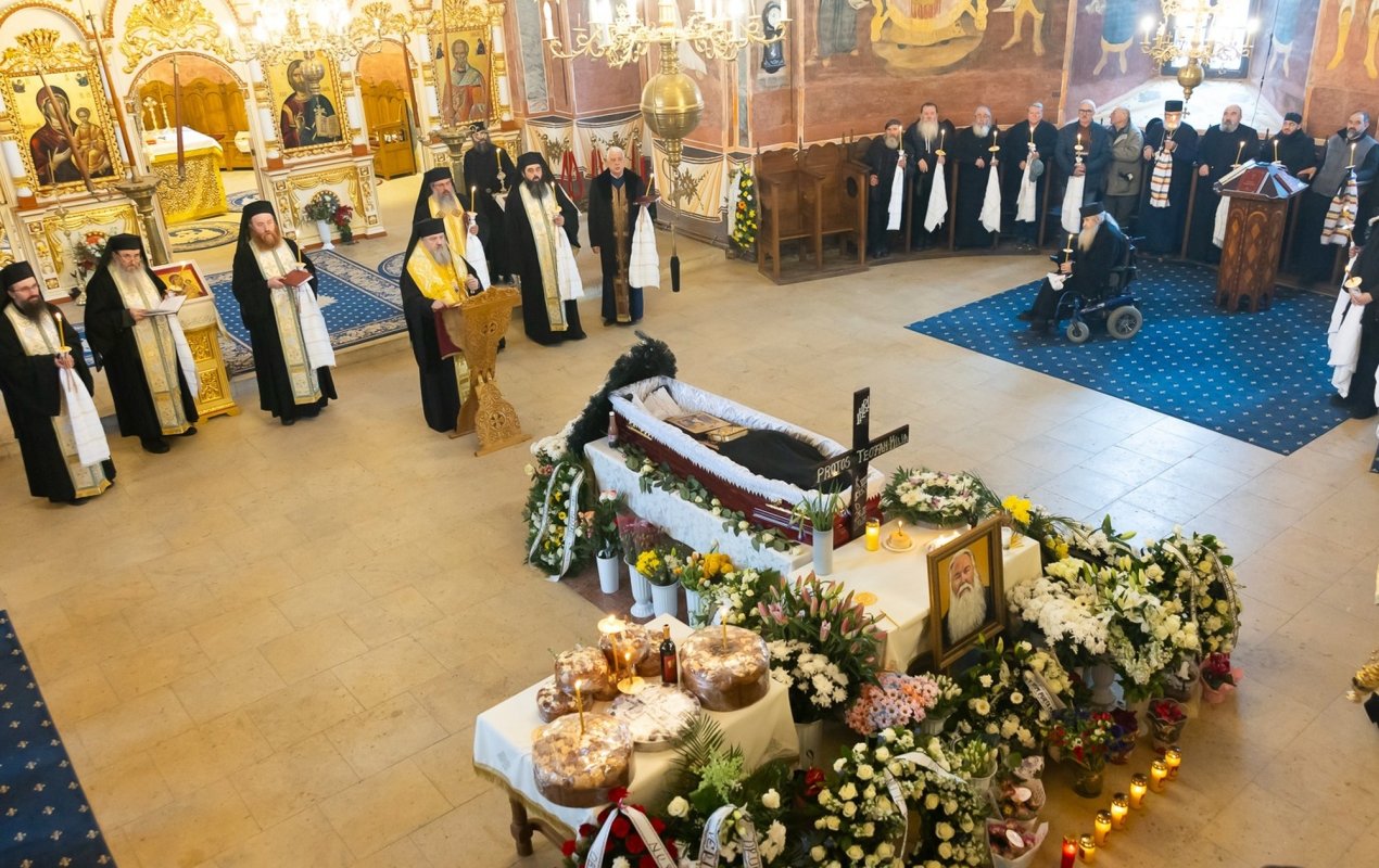 Obștea cernicană și-a luat rămas-bun de la protosinghelul Teofan Milia 324954