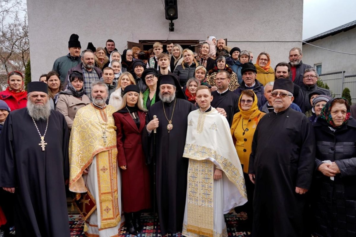 Parohia botoșăneană Manolești Vale are un nou preot paroh 325029