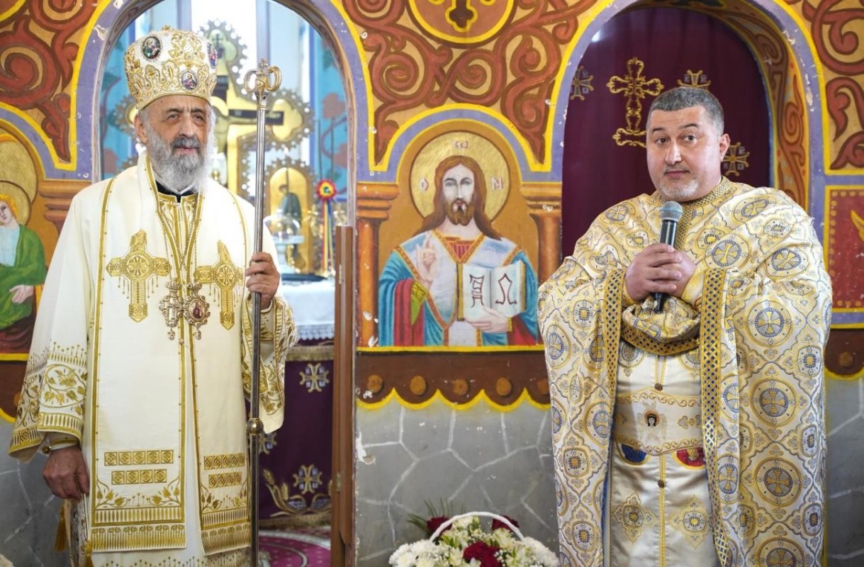 Binecuvântarea capelei mortuare din Feneș, Alba 325081