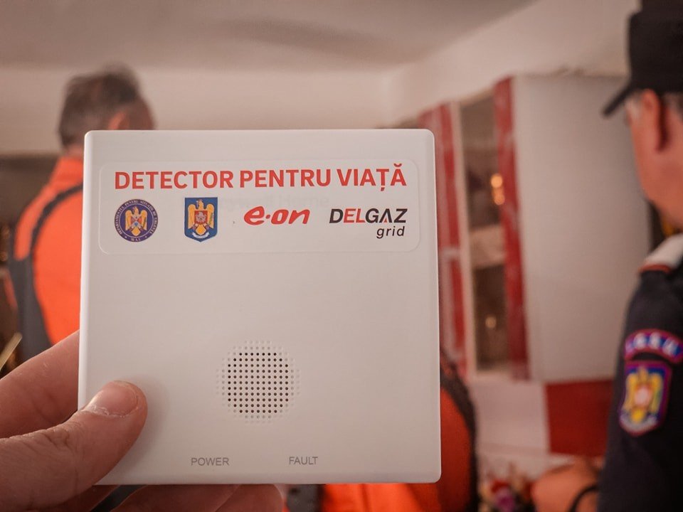 Detectoarele de fum şi monoxid de carbon pot salva vieţi 325054