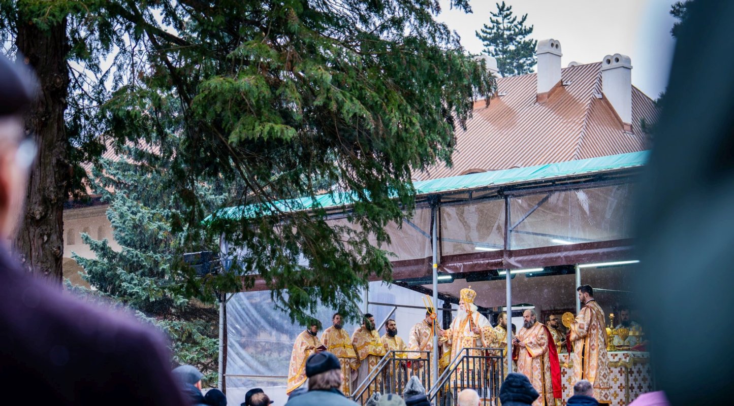 Învățătură despre post, iertare și neagonisire, la Catedrala Arhiepiscopală din Suceava 325089