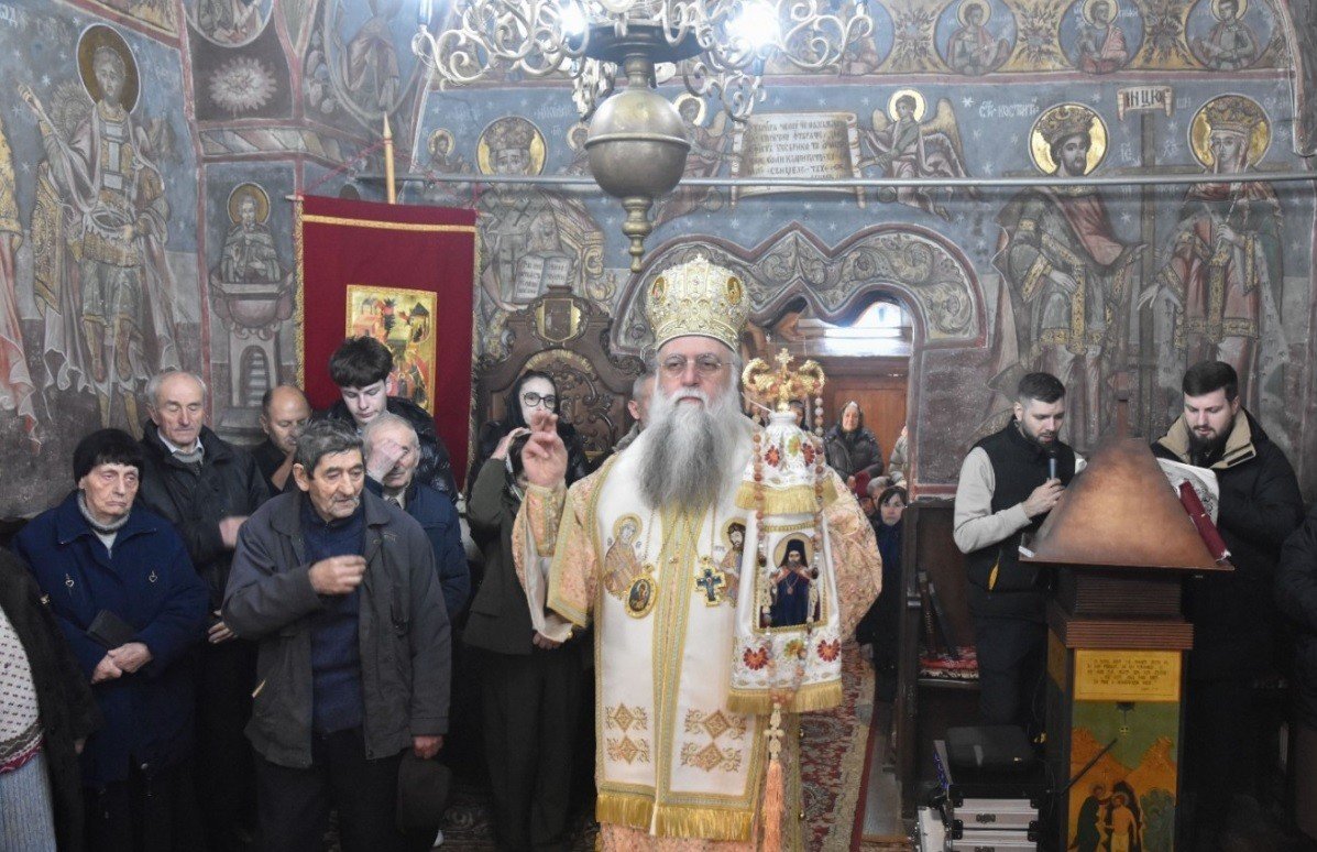 Slujbe arhierești la începutul Păresimilor în Arhiepiscopia Râmnicului 325106