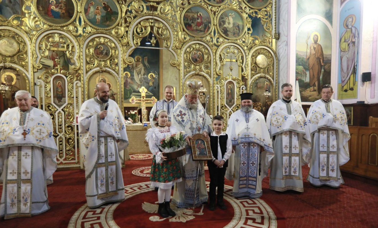 Slujire arhierească la Catedrala istorică din Baia Mare 325073