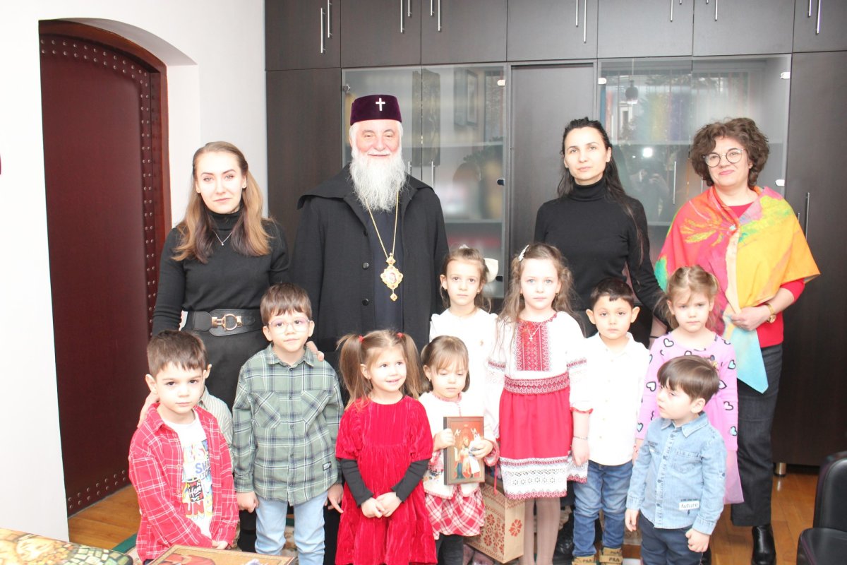 Vestirea primăverii la Centrul eparhial din Craiova 325112