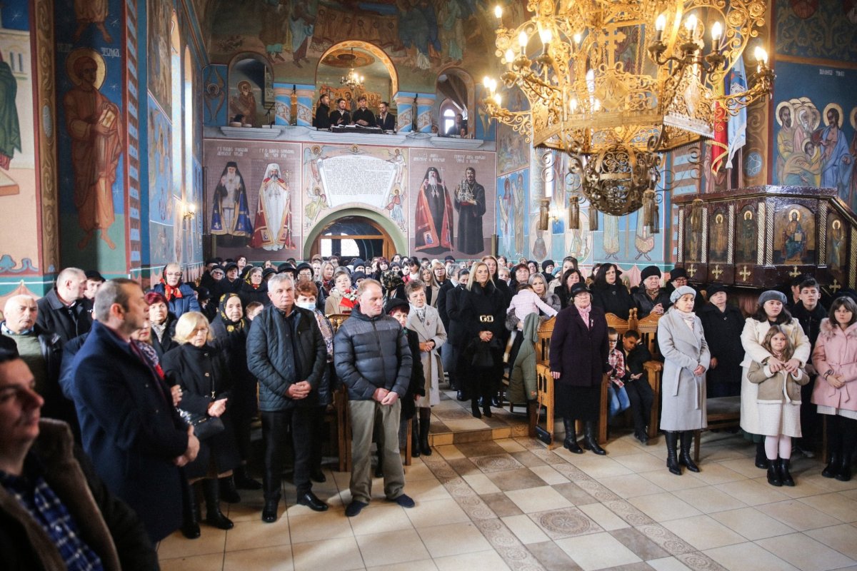 Liturghie arhierească la Catedrala Moților din Huedin 325191