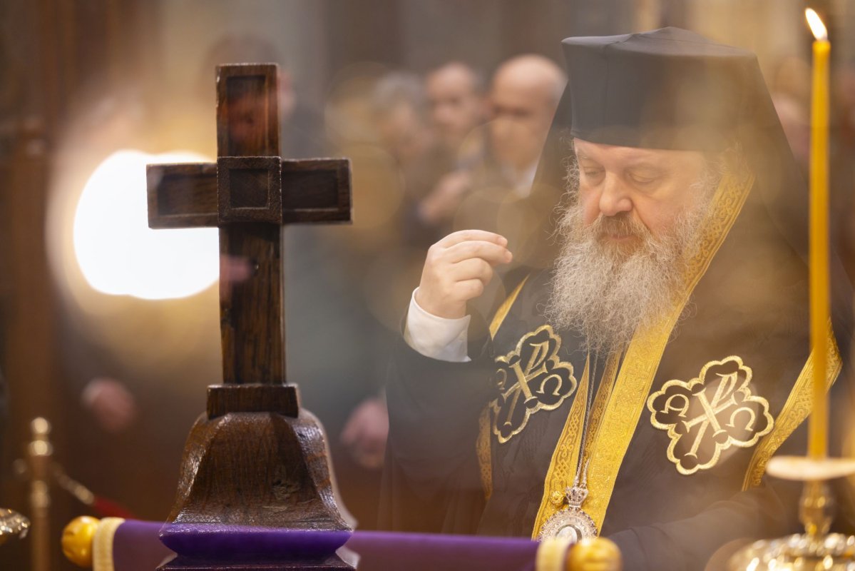 „Odată cu apariția tiparului în Țările Române, acest canon este ascultat în bisericile și mănăstirile noastre” 325263