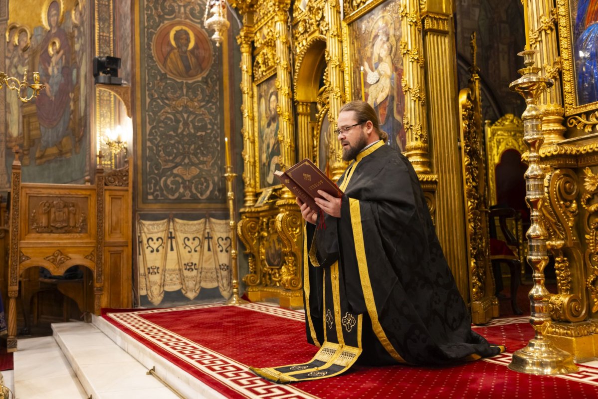 „Odată cu apariția tiparului în Țările Române, acest canon este ascultat în bisericile și mănăstirile noastre” 325274