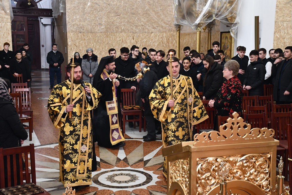 Rugăciune în primele zile din Postul Mare la Caransebeș 325393