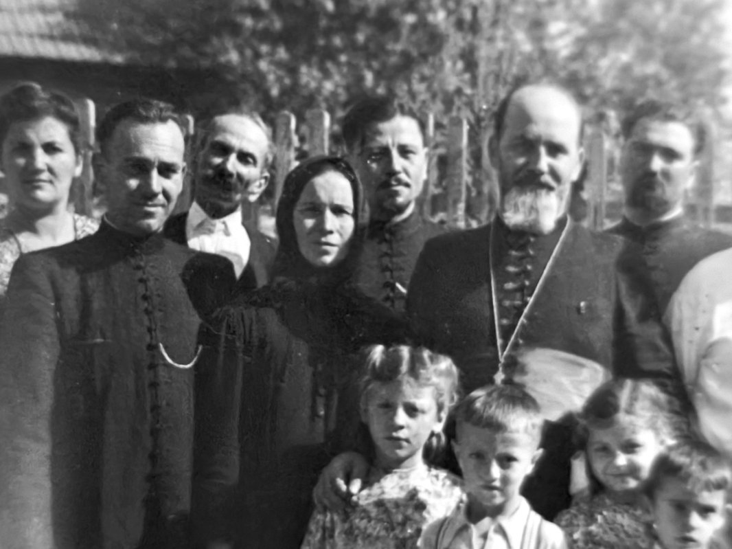 Sfântul Preot Mucenic Liviu Galaction Munteanu, slujitor al Cuvântului 325328