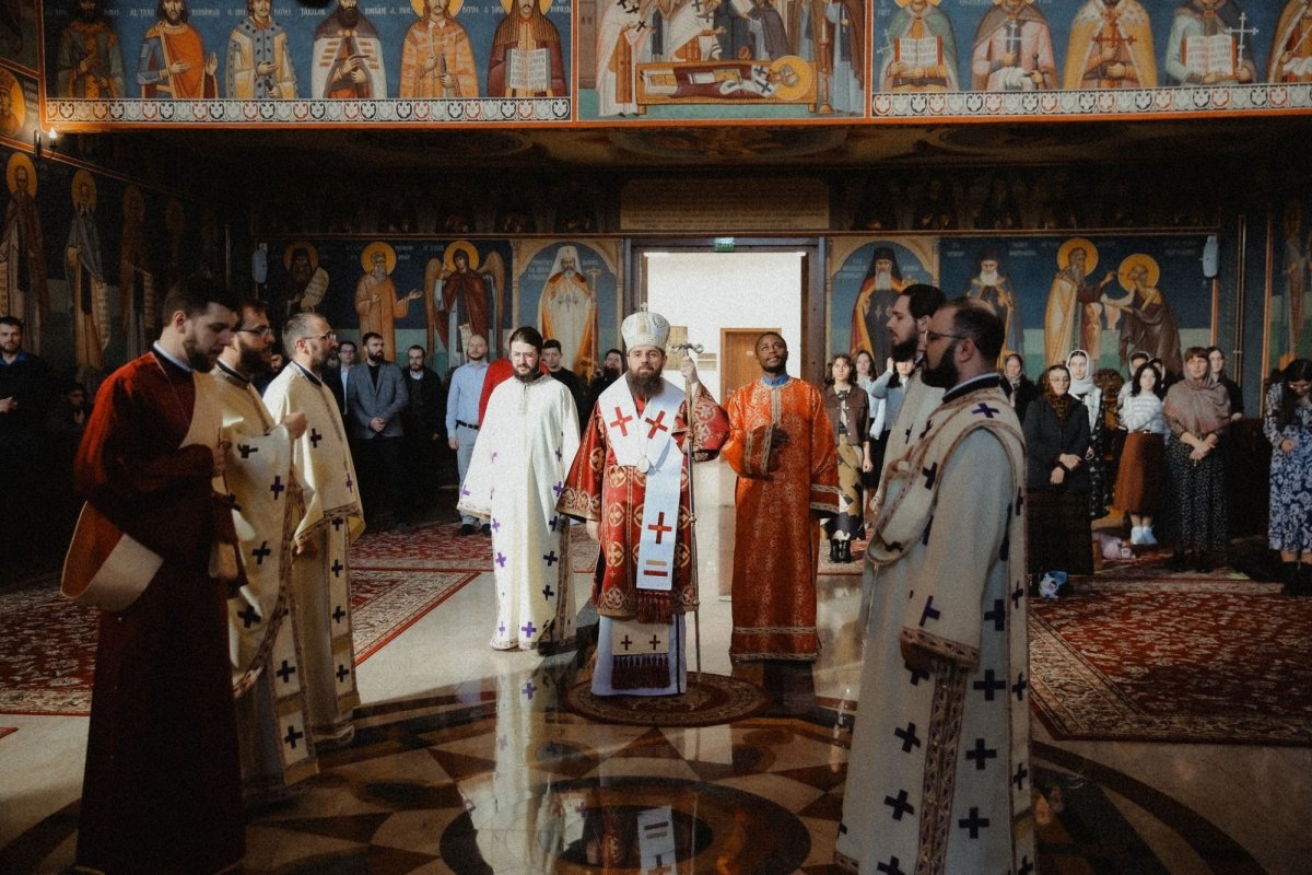 Expoziție foto-documentară dedicată Sfântului Preot Liviu Galaction, la Facultatea de Teologie Ortodoxă clujeană 325440