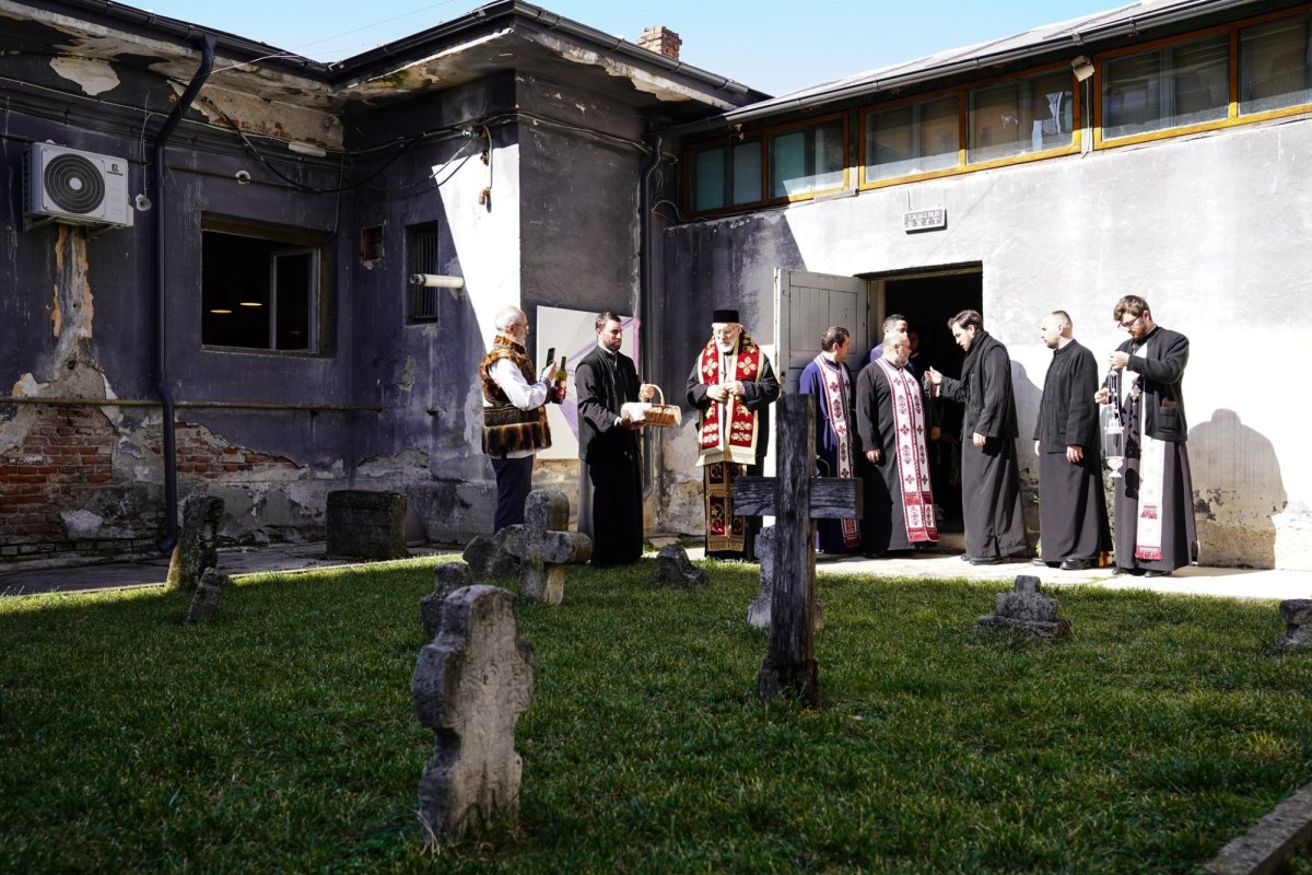 Pomenire solemnă a victimelor regimului comunist la Pitești 325606