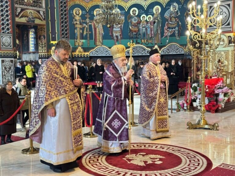 Popas de rugăciune la Catedrala Arhiepiscopală din Arad 325583