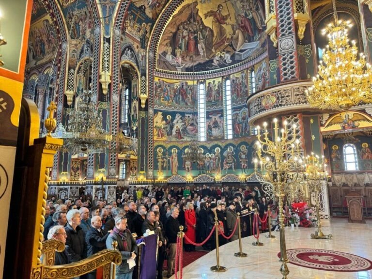 Popas de rugăciune la Catedrala Arhiepiscopală din Arad 325584