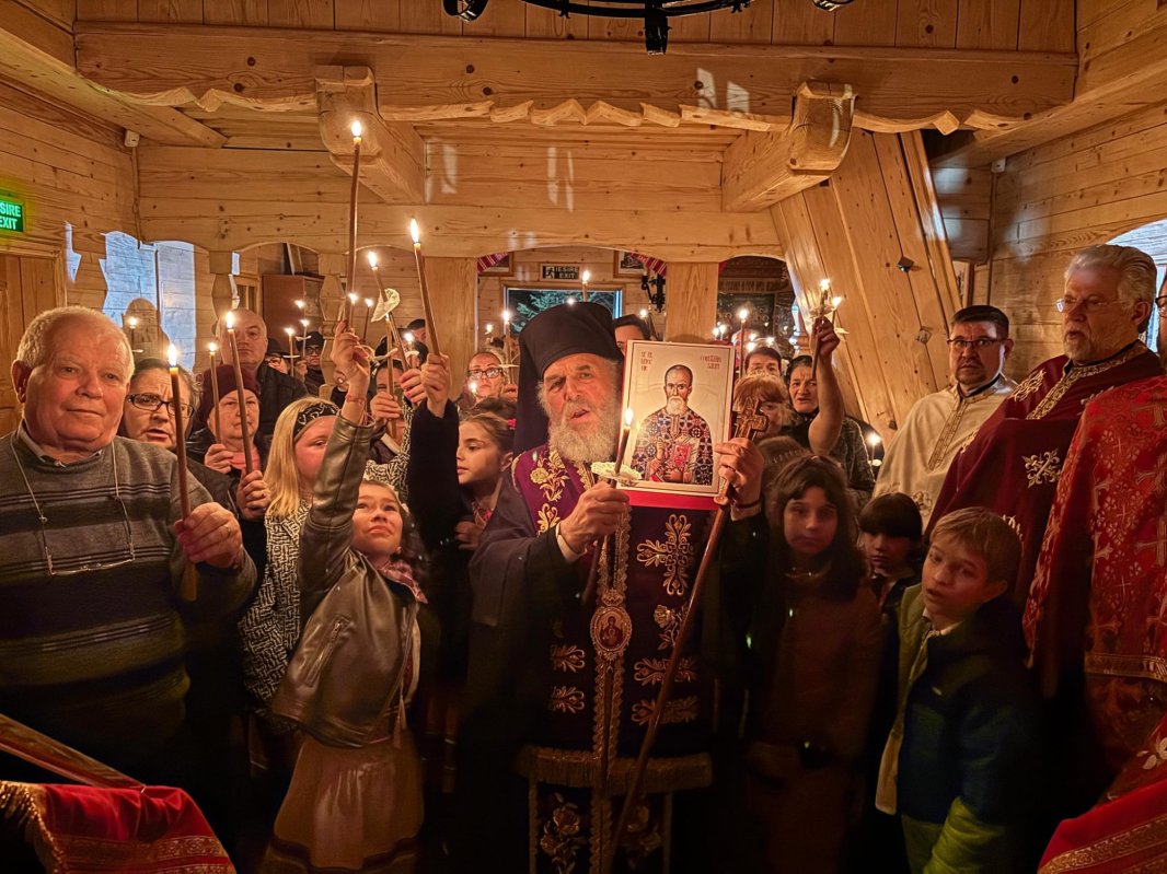 Triptic de evenimente liturgice în Arhiepiscopia Dunării de Jos 325597