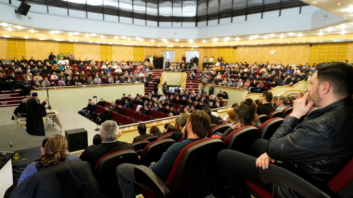 Conferinţa „Călătorie cu Hristos prin Postul Mare” la Braşov 325689