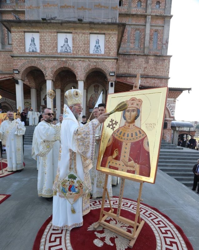 Procesiune la Catedrala Episcopală din Baia Mare în Duminica Ortodoxiei 325801