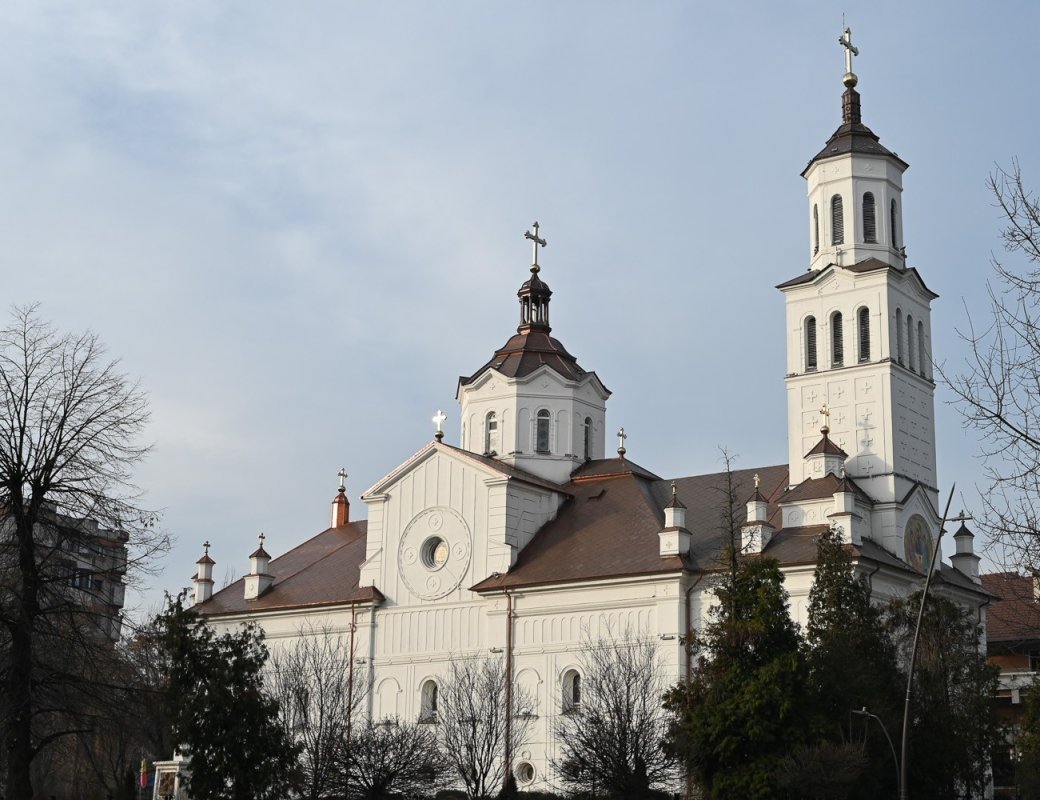 Sărbătoare la Catedrala Episcopală din Deva 325654