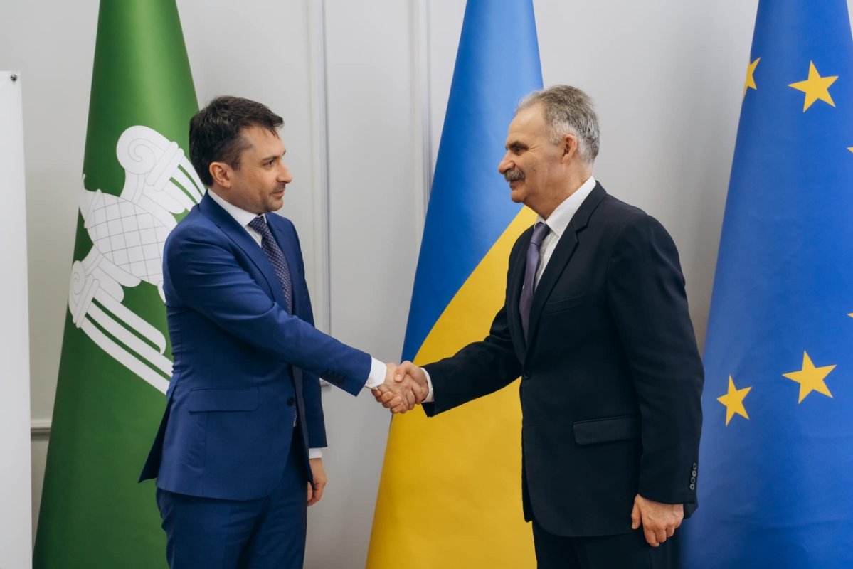 Secretarul de stat pentru Culte a vizitat comunitatea românească din Cernăuţi 325625