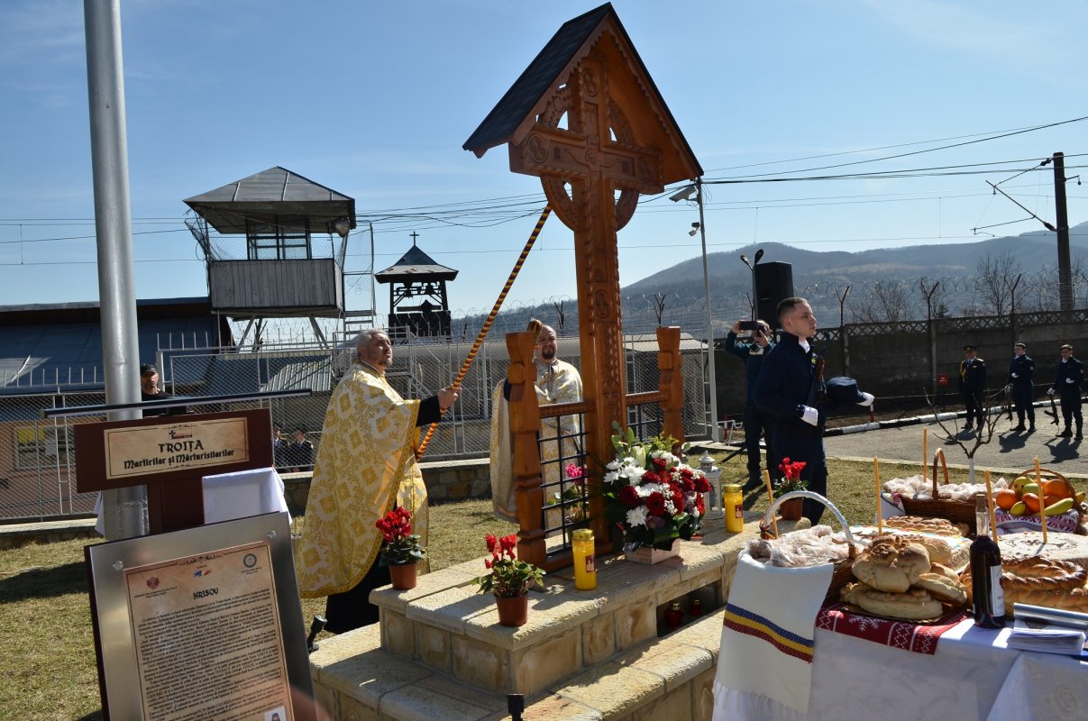 Sfințire de troițe în orașul Târgu Ocna 325706