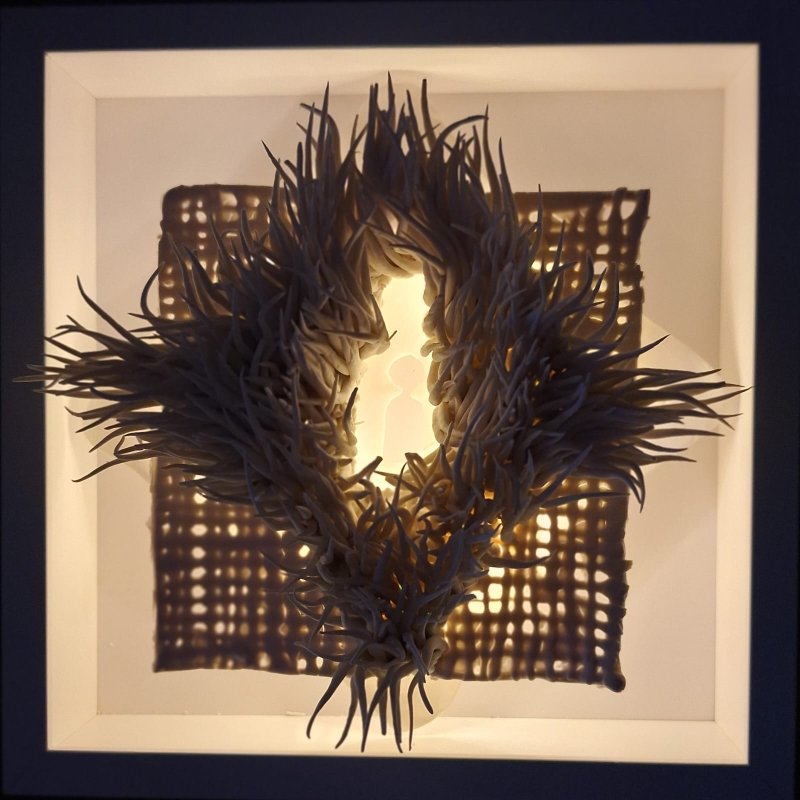 Gestul primordial al genezei  în expoziţia (ÎN)SEMNE 325763