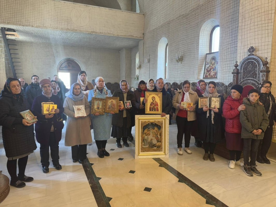 Slujire arhierească în Catedrala din Cahul 325796