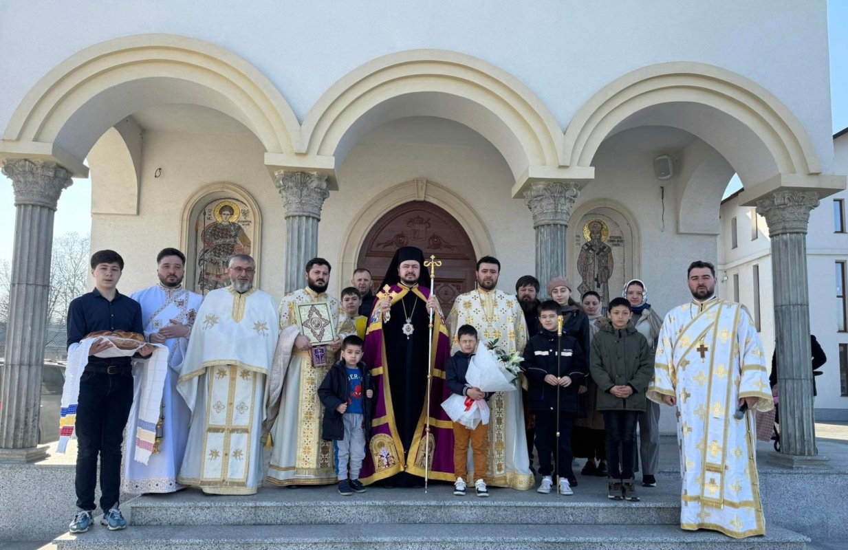 Slujire arhierească în Catedrala din Cahul 325798