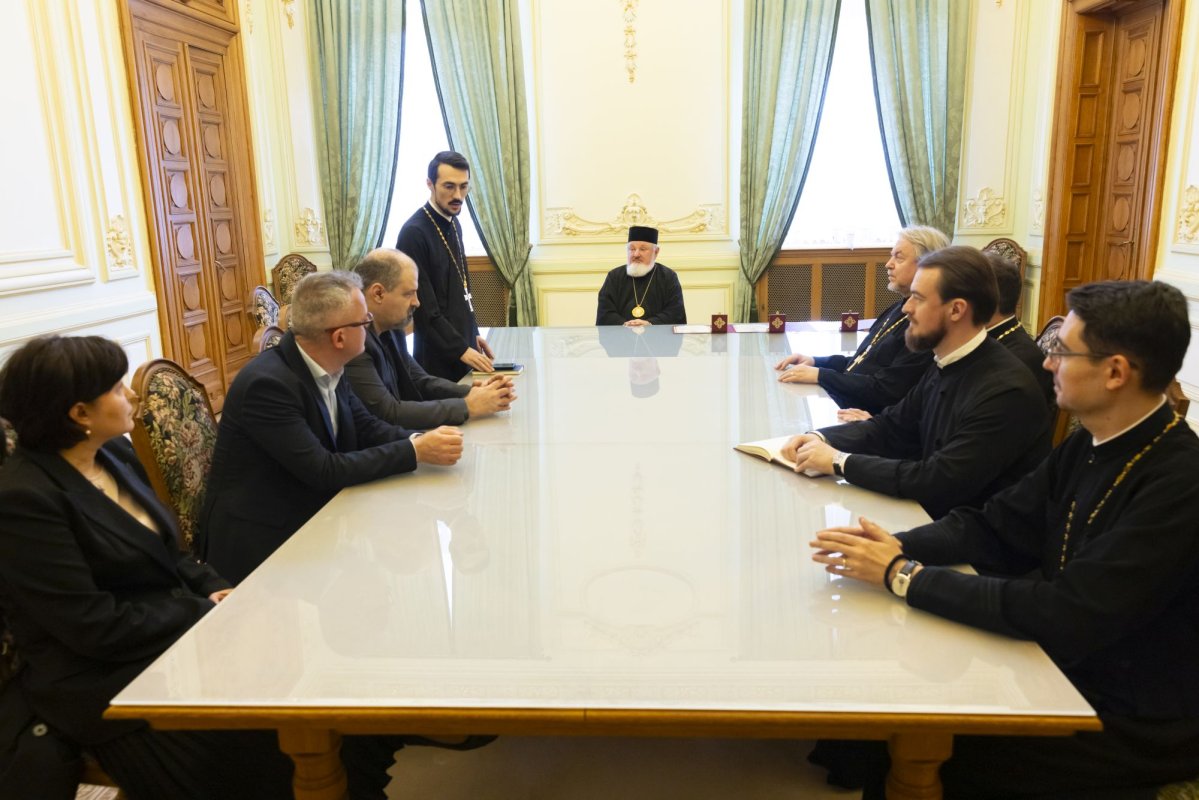 Distincții pentru jurnaliști TVR din partea Patriarhului României 325875