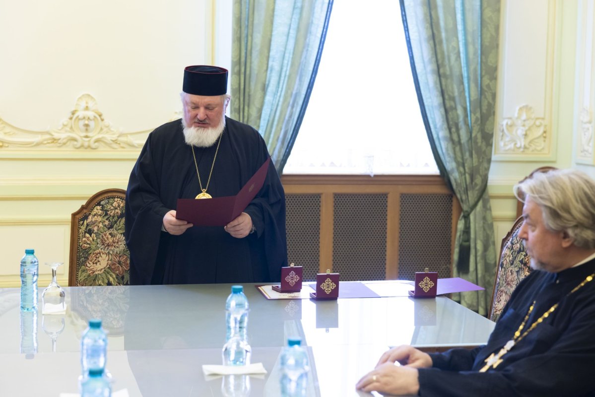 Distincții pentru jurnaliști TVR din partea Patriarhului României 325879