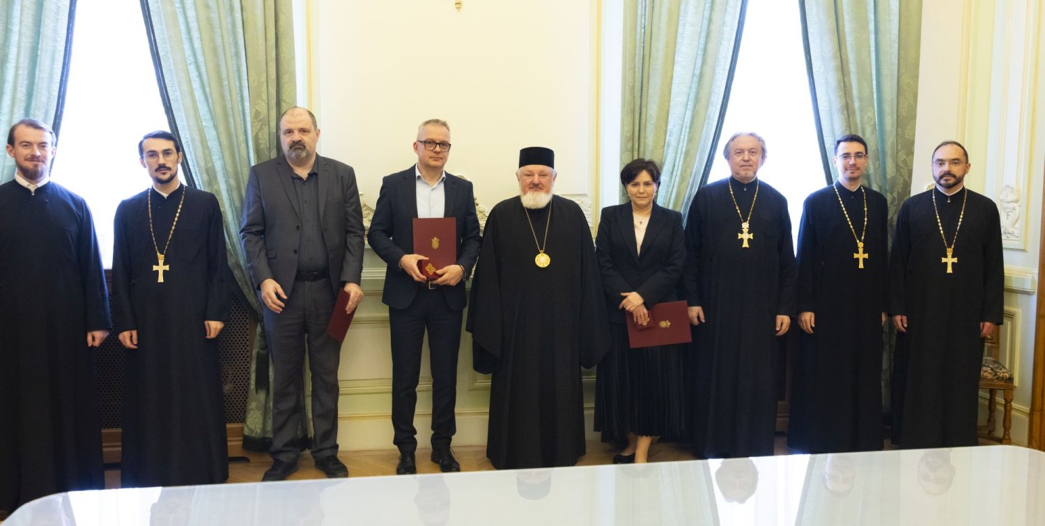 Distincții pentru jurnaliști TVR din partea Patriarhului României 325885