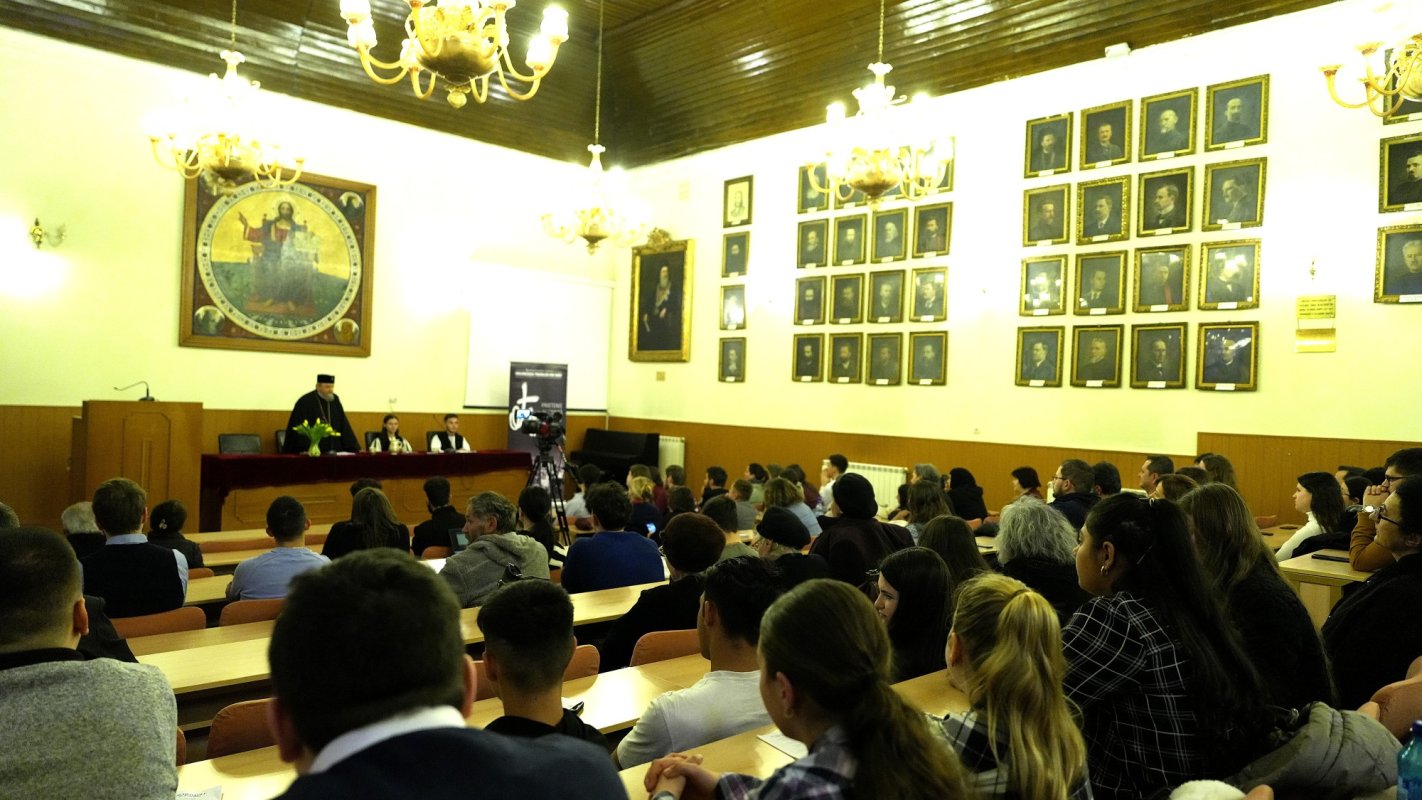 Conferinţă la Sibiu despre Sfinţii Arsenie Boca şi Serafim Popescu 325966