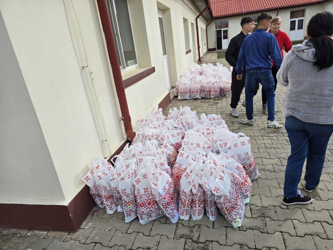 Daruri pentru copiii dintr‑o parohie prahoveană 326018