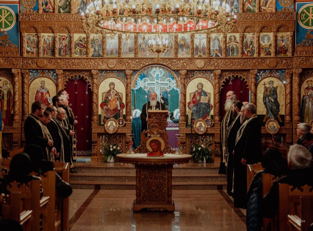 Mitropolitul Andrei a deschis ciclul serilor duhovnicești din Postul Mare la Beclean 325957