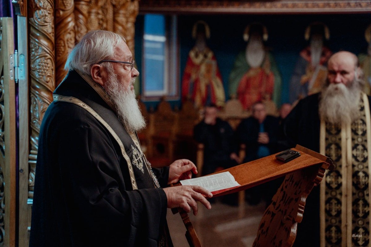 Mitropolitul Andrei a deschis ciclul serilor duhovnicești din Postul Mare la Beclean 325959