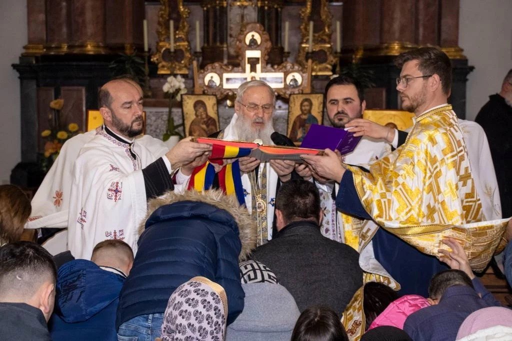 Vizite arhierești la parohii românești din Germania 326007