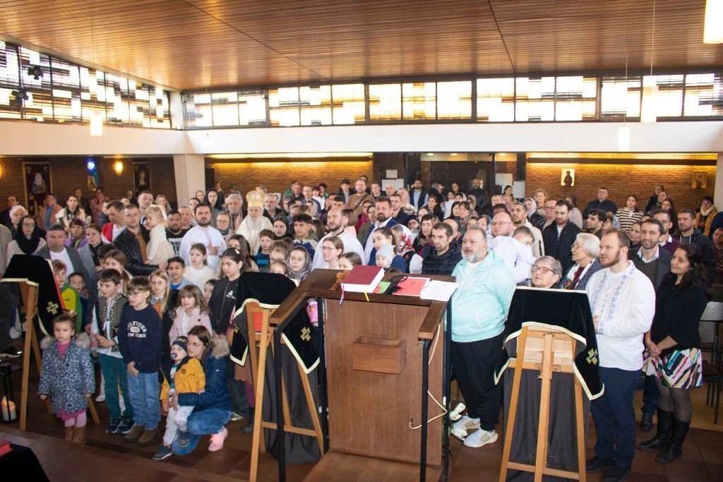 Vizite arhierești la parohii românești din Germania 326009