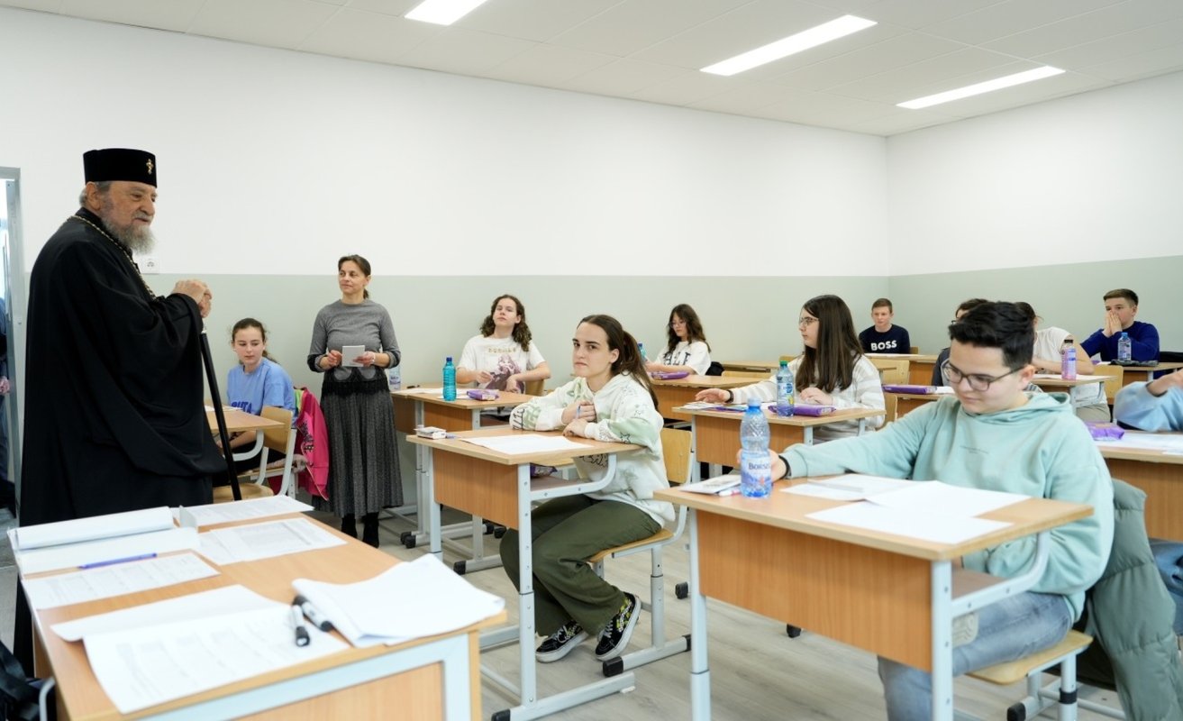 Etapa judeţeană a Olimpiadei de religie la Sibiu 326074