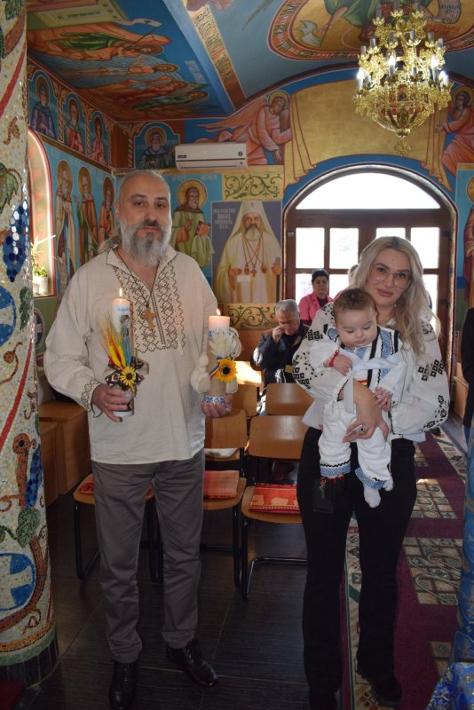 Primul botez în biserica penitenciarului de femei Târgşor 325367