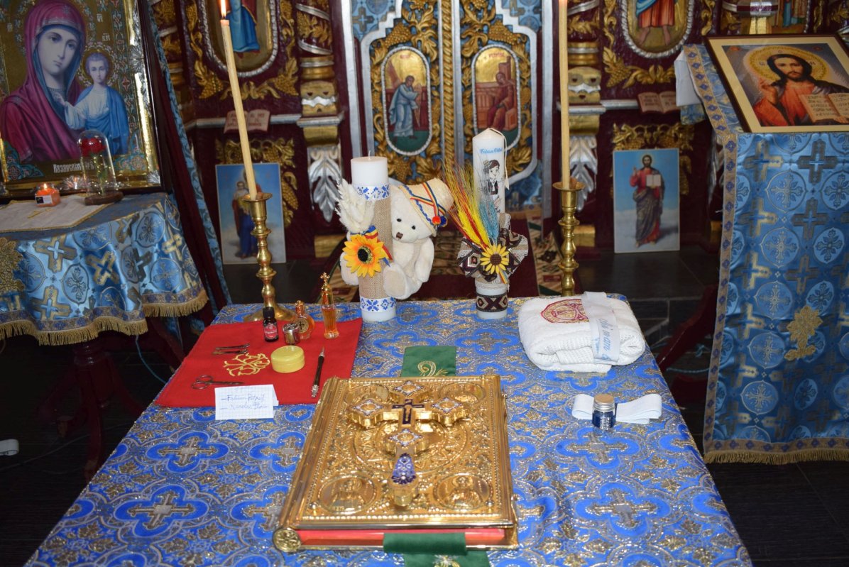 Primul botez în biserica penitenciarului de femei Târgşor 325369