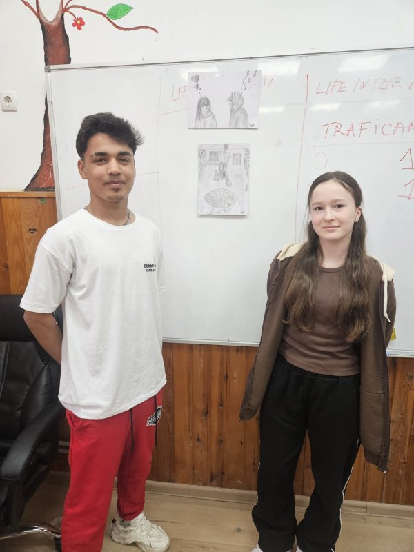 Cursuri de prevenire a traficului de persoane în școli prahovene 326146