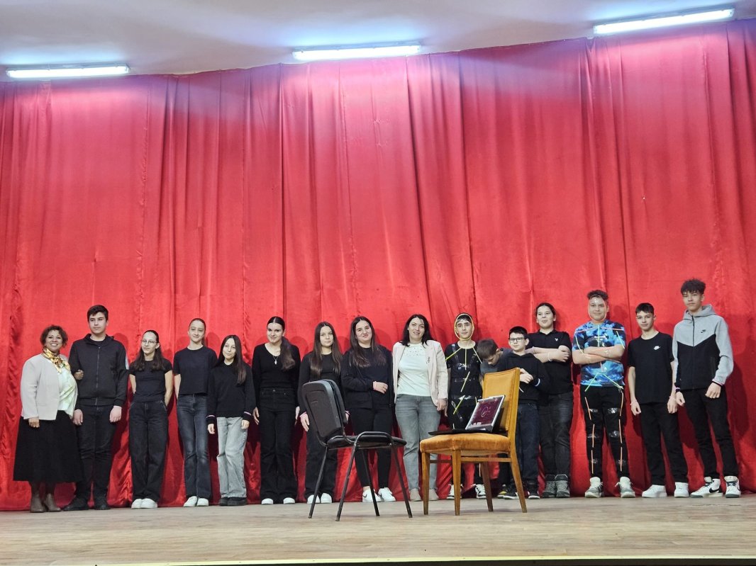 Cursuri de prevenire a traficului de persoane în școli prahovene 326147