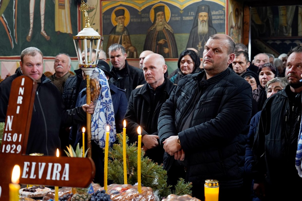 Mama starețului Mănăstirii Neamț, Elvira Sauciuc, a fost înmormântată 326172
