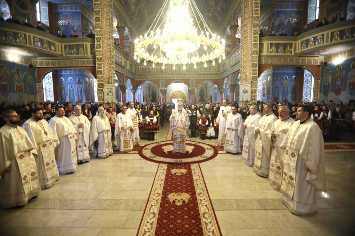 Sfânta Liturghie arhierească în Negrești Oaș 326329