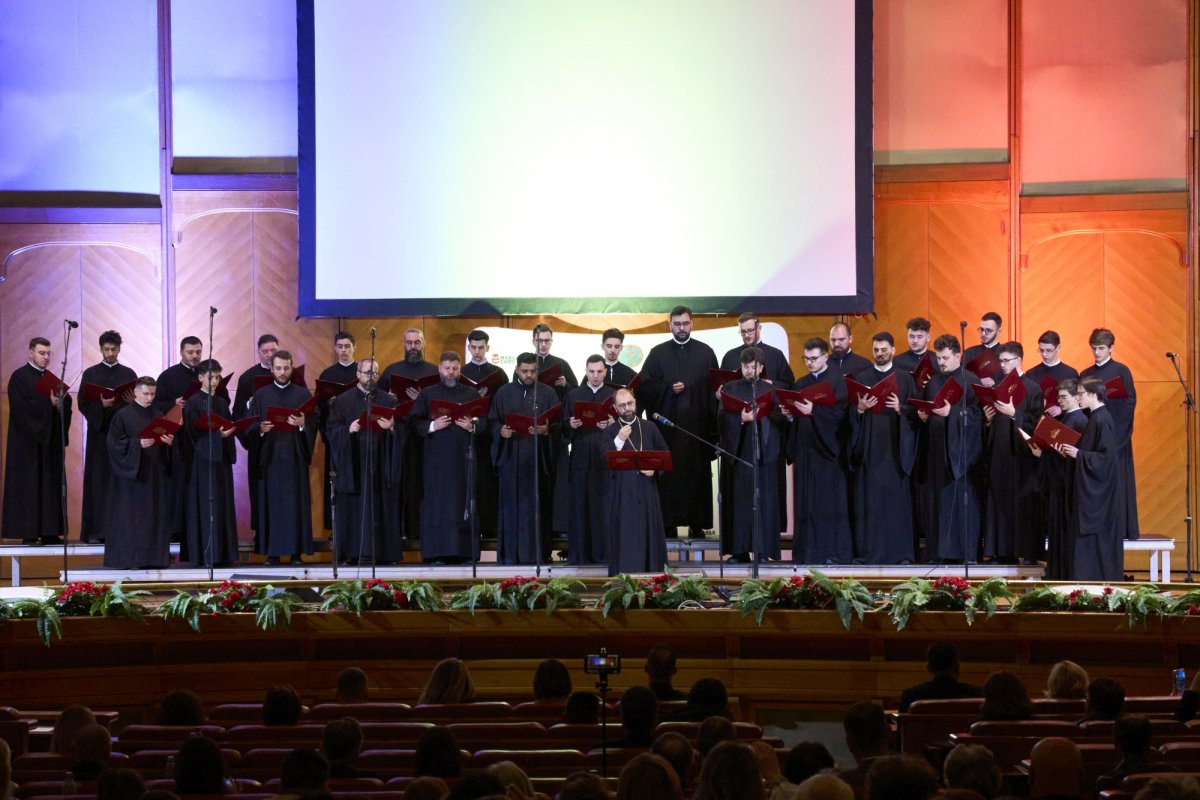 Sfinții și eroii credinței, evocați în Parlamentul României 325889