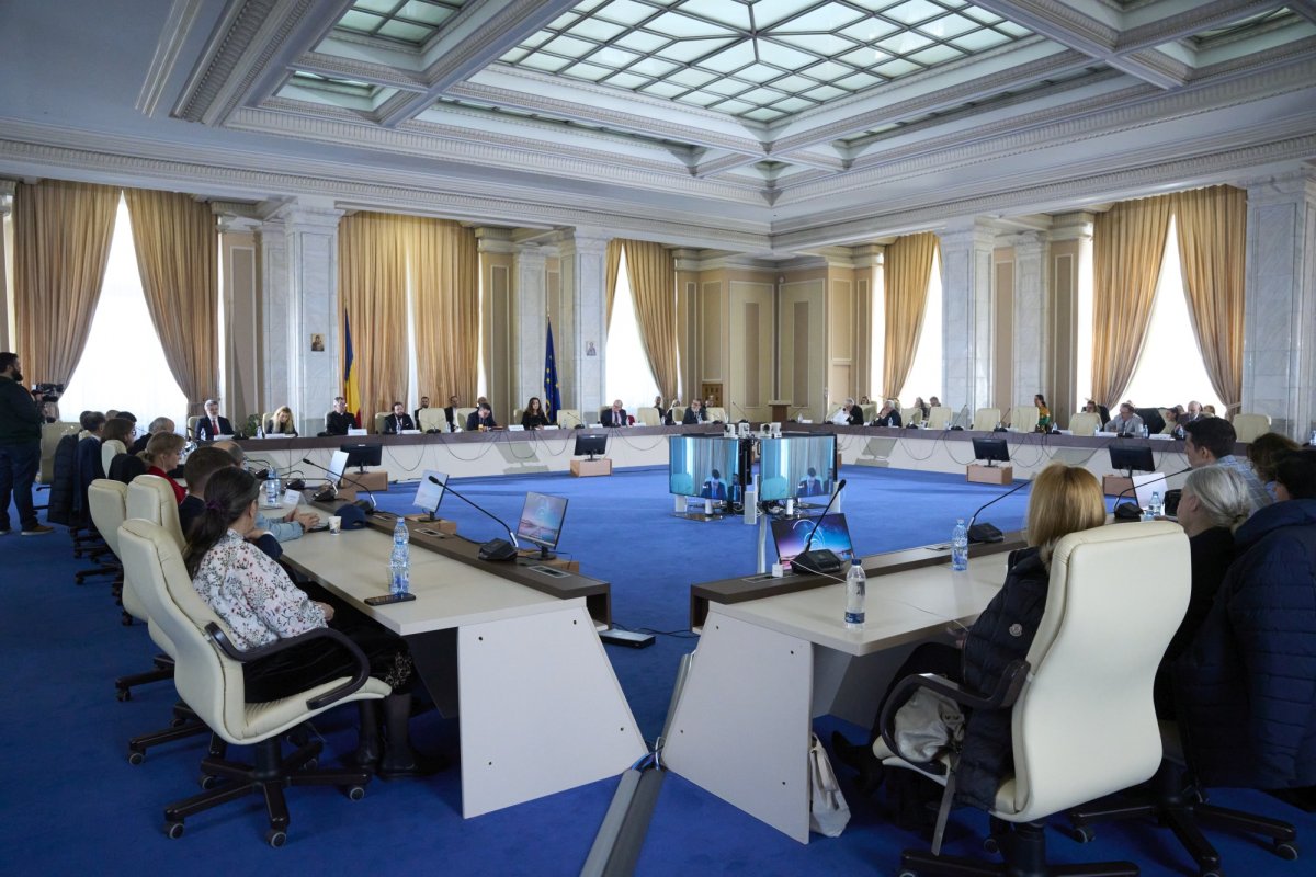 Sfinții și eroii credinței, evocați în Parlamentul României 325892