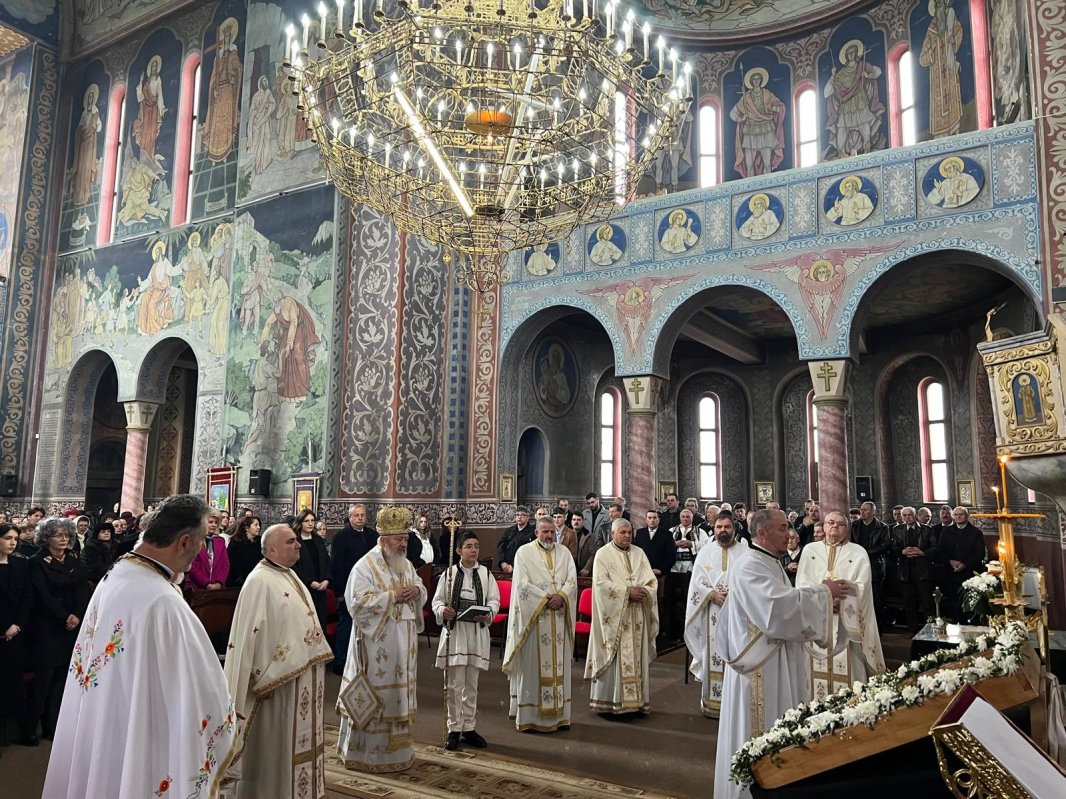 Binecuvântare arhierească pentru credincioșii din Rodna, Năsăud 326572