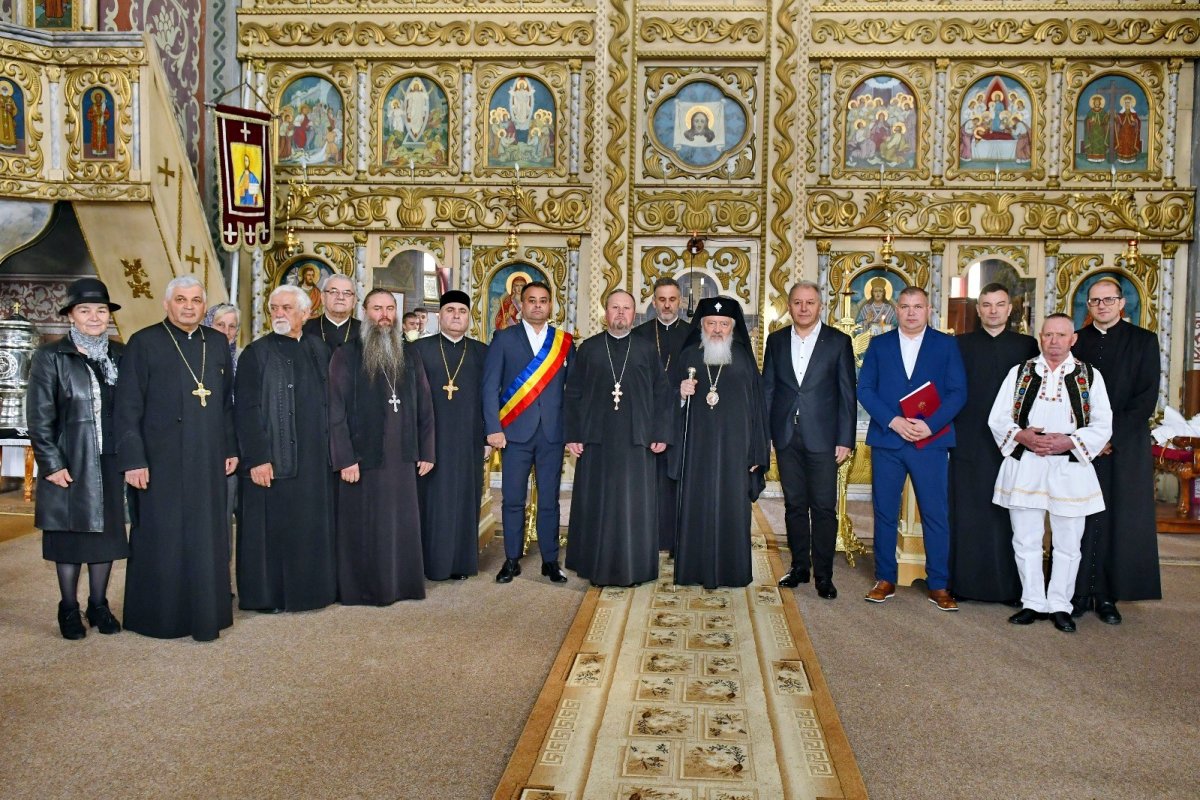 Binecuvântare arhierească pentru credincioșii din Rodna, Năsăud 326574